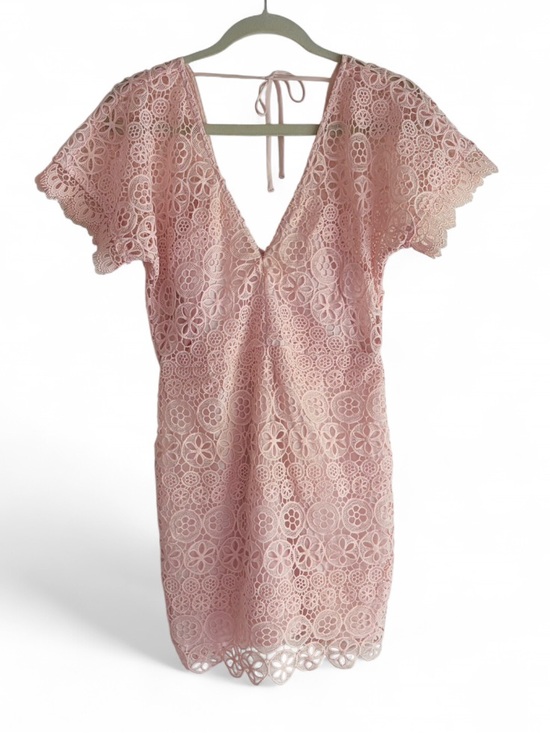 Lovers + Friends Dresses & Skirts - Lovers + Friends Pink Lace Overlay Short Sleeve Mini Dress Size M